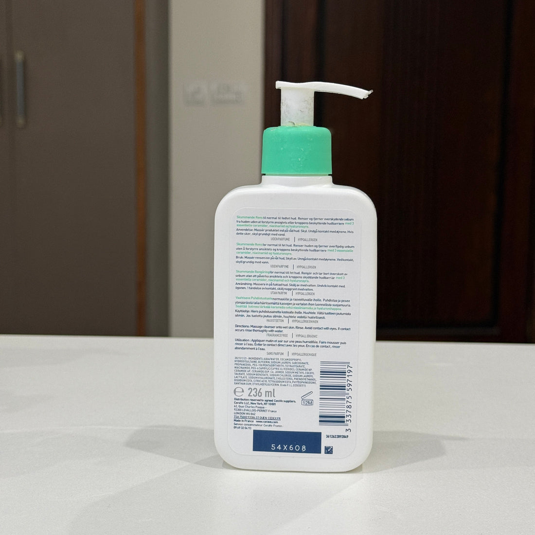 Foaming cleanser