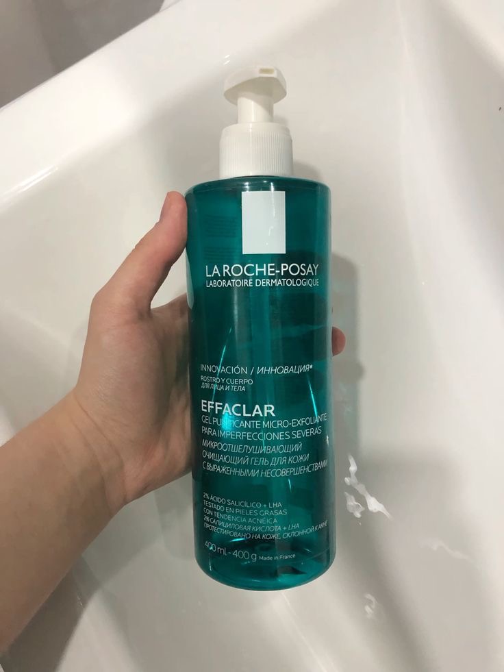 La Roche-Posay Effaclar Micro-Peeling Purifying Gel, 400 mL pump bottle.