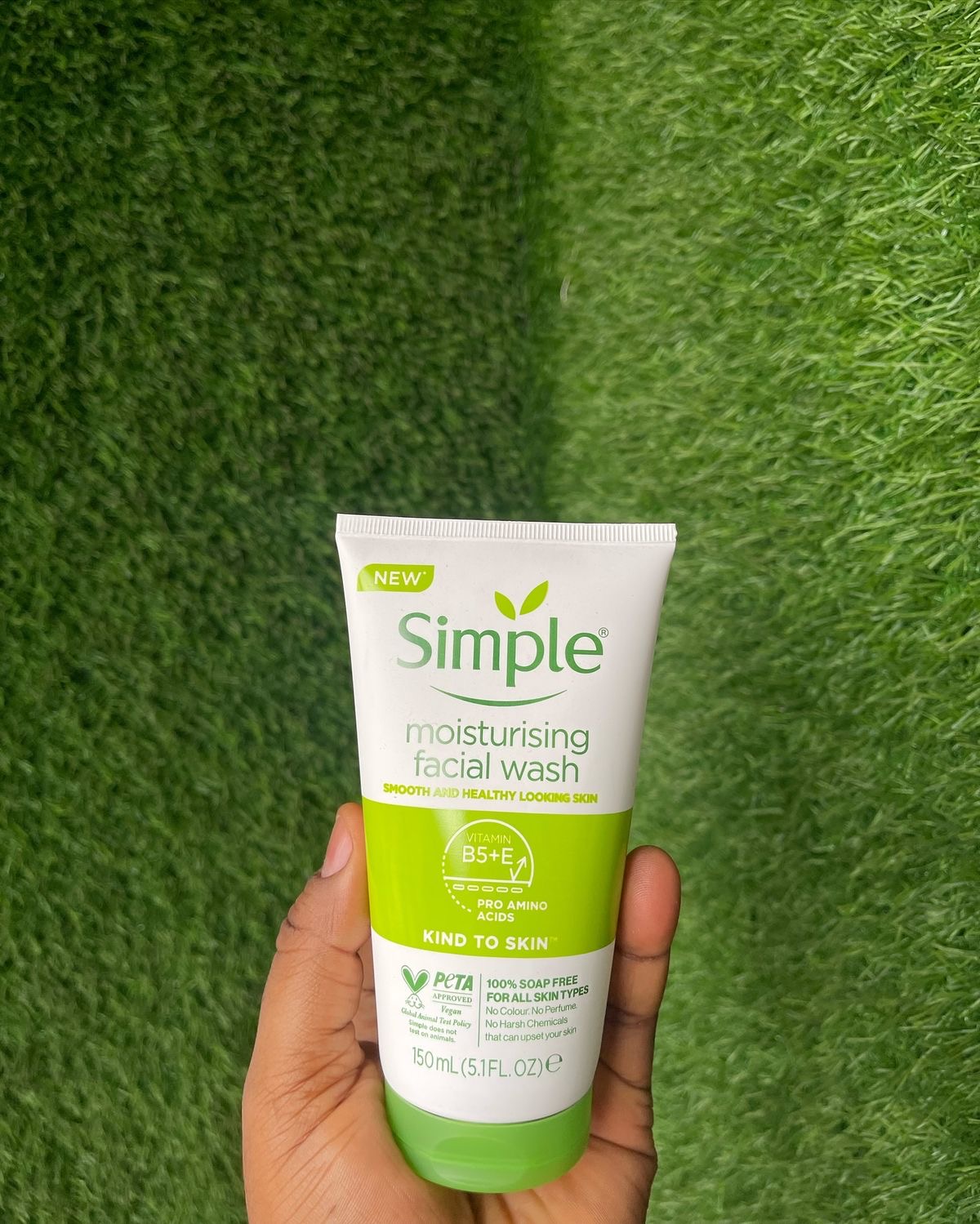 Simple moisturizing facial wash